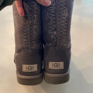 Size 9 ugg boots like new